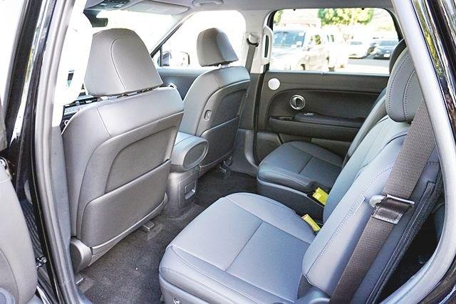 New 2026 Black Hyundai SEL FWD image 21