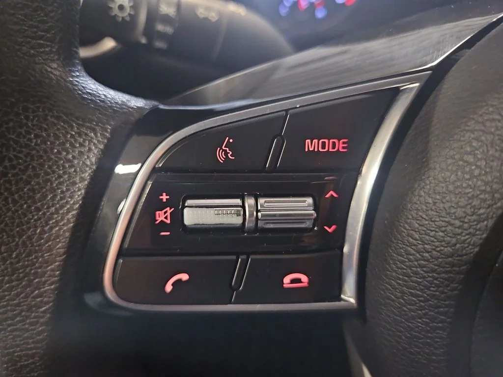 Used 2019 Black Kia LXS image 28