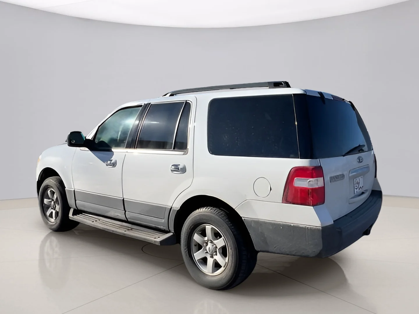Used 2011 White Ford XLT image 3