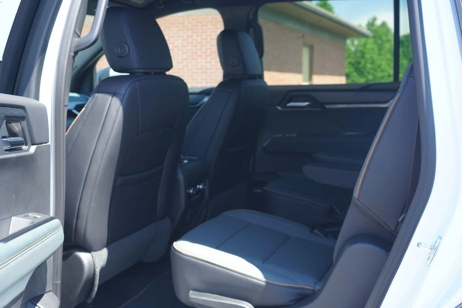 2026 GMC Acadia AT4 - Photo 26
