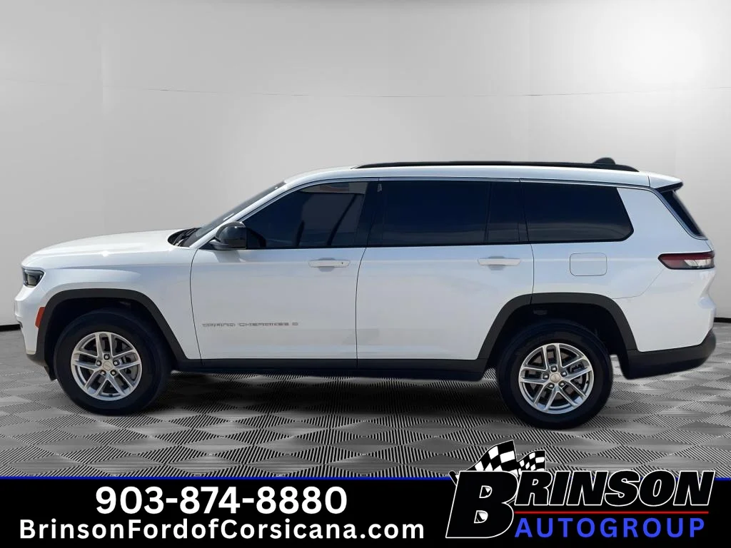 Used 2024 Bright White Clearcoat Jeep Laredo image 4