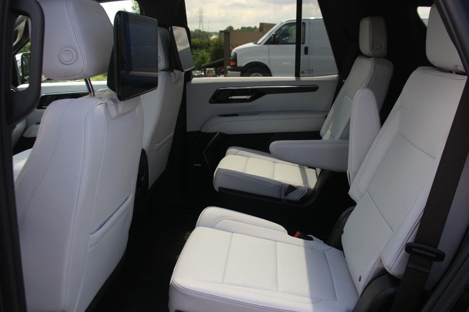 Used 2025 Black Chevrolet Premier image 37