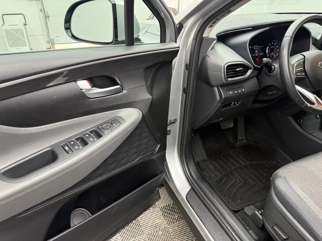 Used 2023 Silver Hyundai SEL image 17