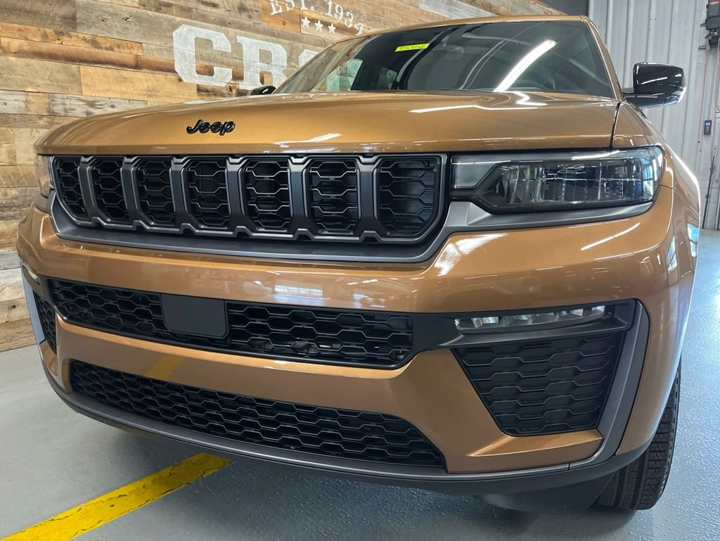 New 2026 Copper Shino Metallic Clear-Coat Exterior Paint Jeep Limited image 9