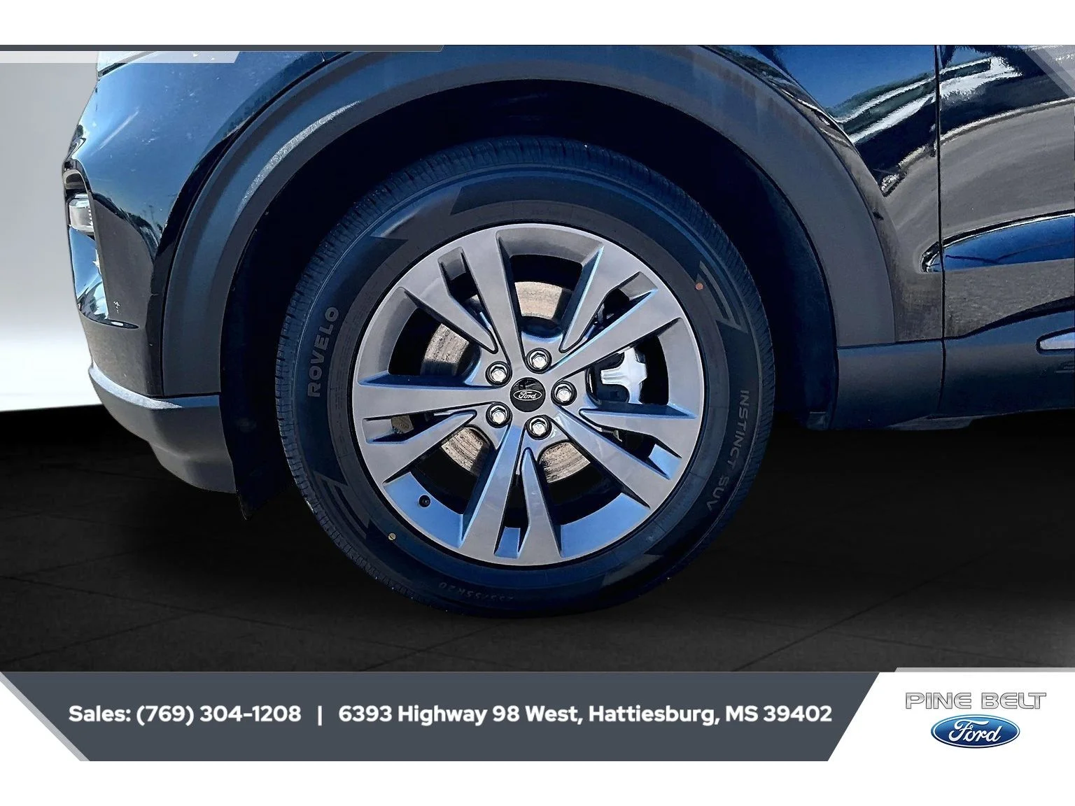 Used 2021 Agate Black Metallic Ford XLT image 7