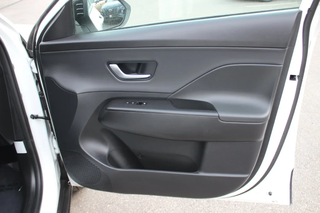 Used 2026 White Hyundai SEL Premium image 32