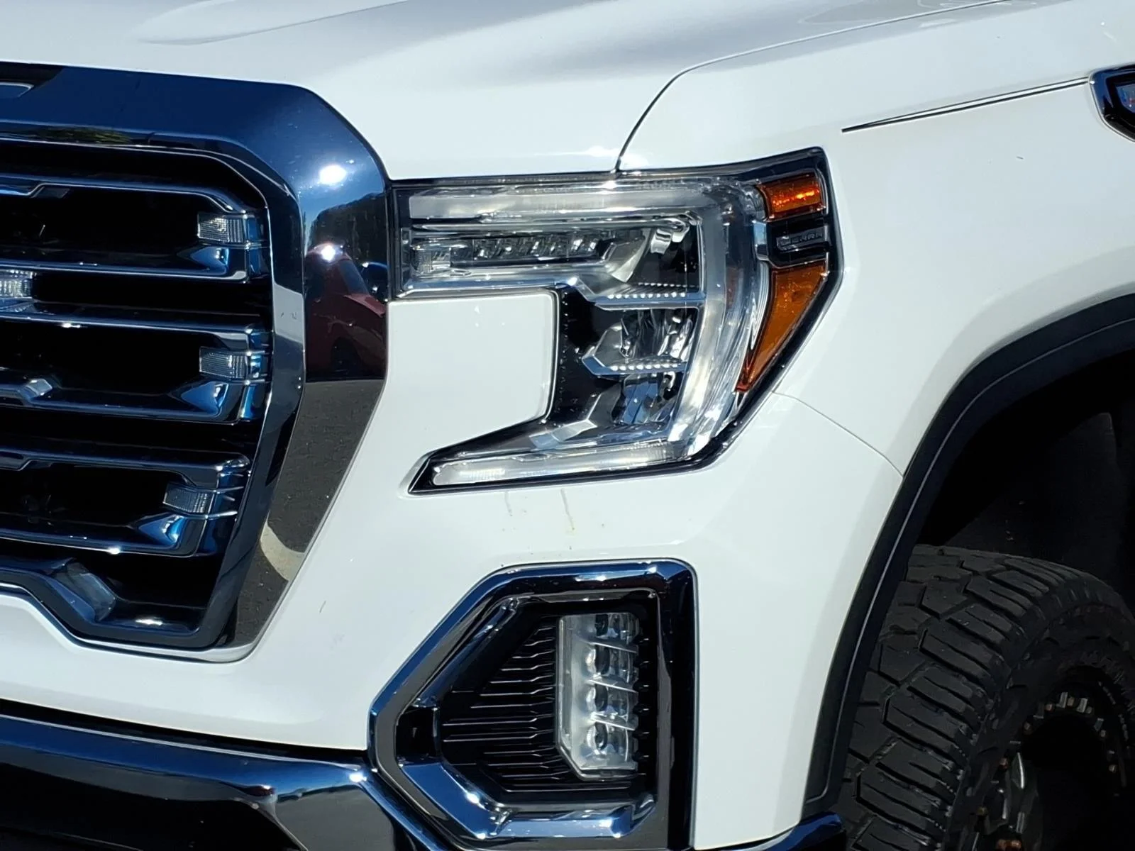 Used 2020 Summit White GMC SLT image 2