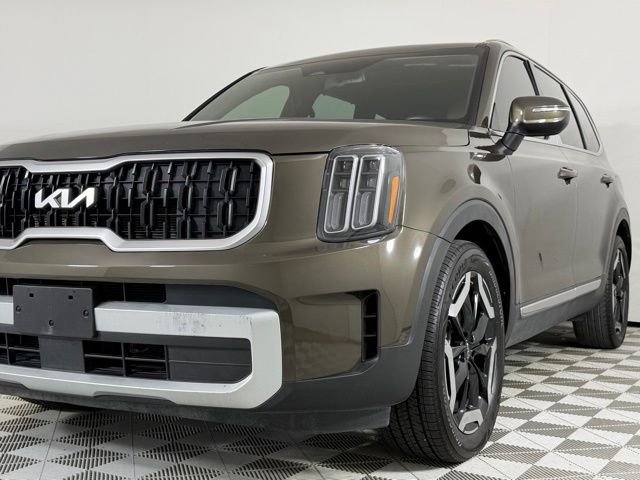 Used 2023 Moss Kia EX image 6