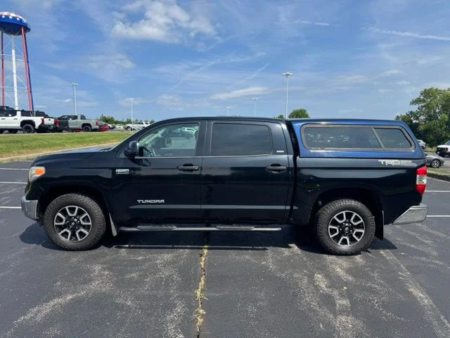 Used 2015 Black Toyota SR5 image 6