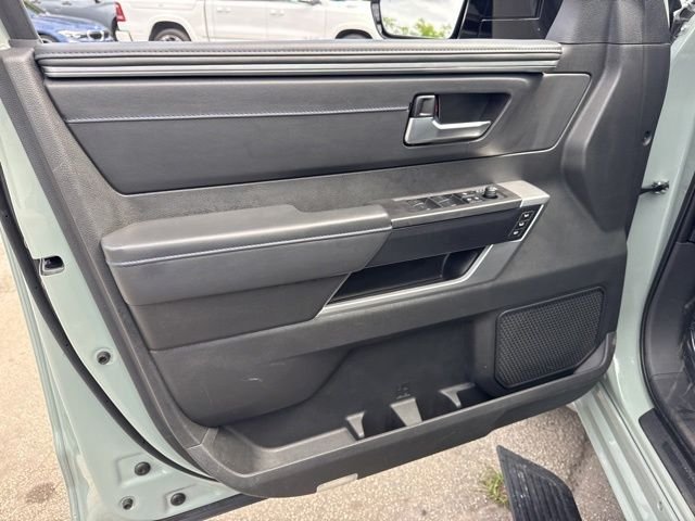 Used 2024  Toyota Platinum image 33