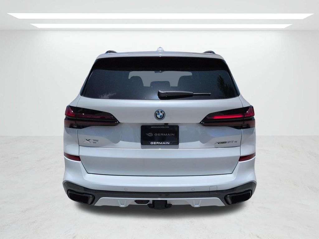 New 2026 Mineral White Metallic BMW xDrive50e image 5