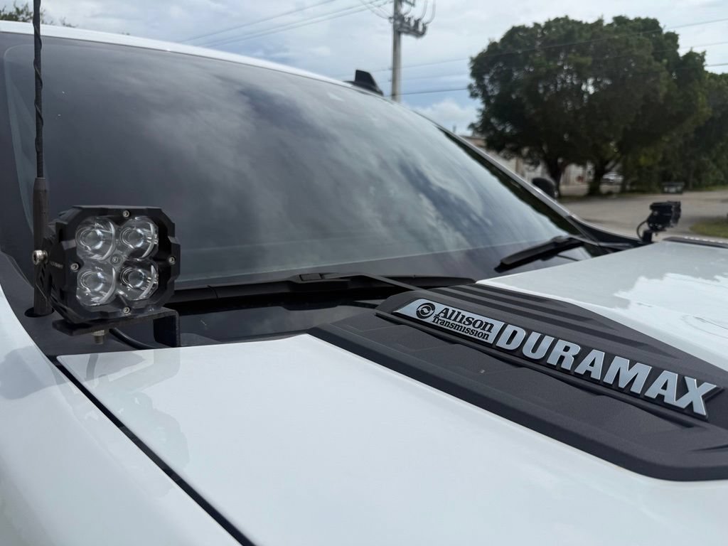 Used 2024 Summit White Chevrolet LT image 6