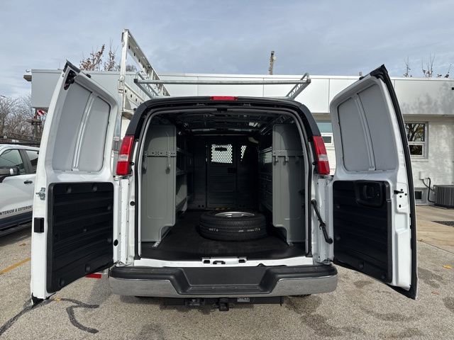 2025 Chevrolet Express Cargo Work Van - Photo 10