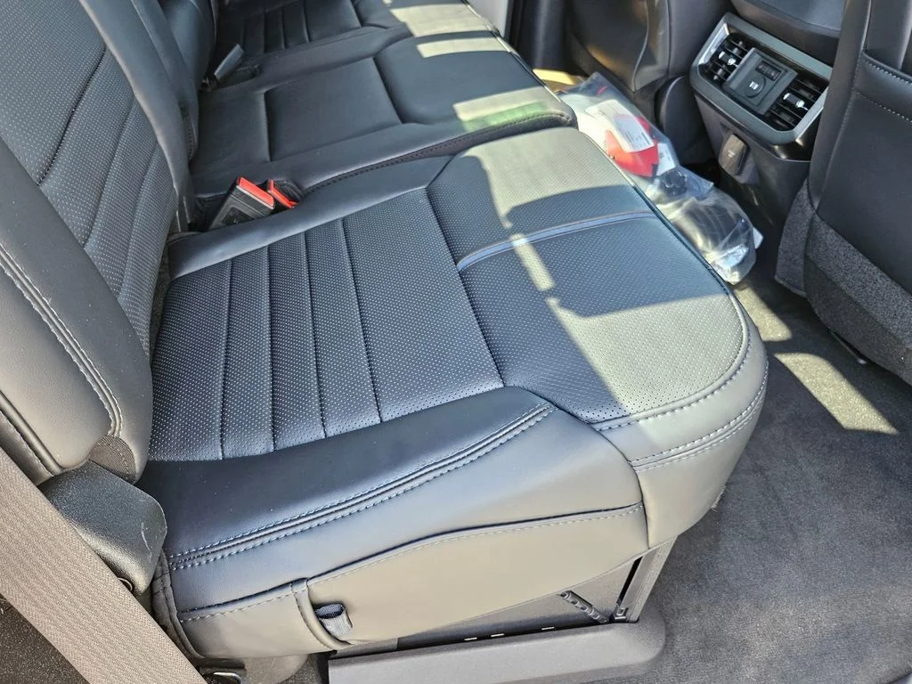 2026 Ford F-350 Super Duty Platinum - Photo 35