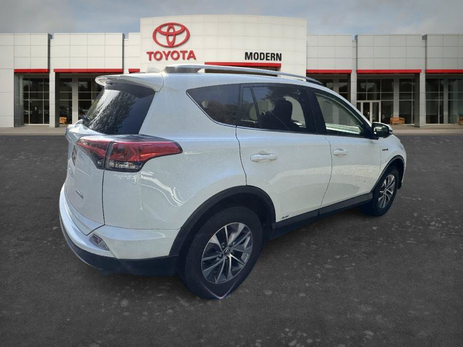 Used 2018 Super White Toyota Hybrid LE image 11