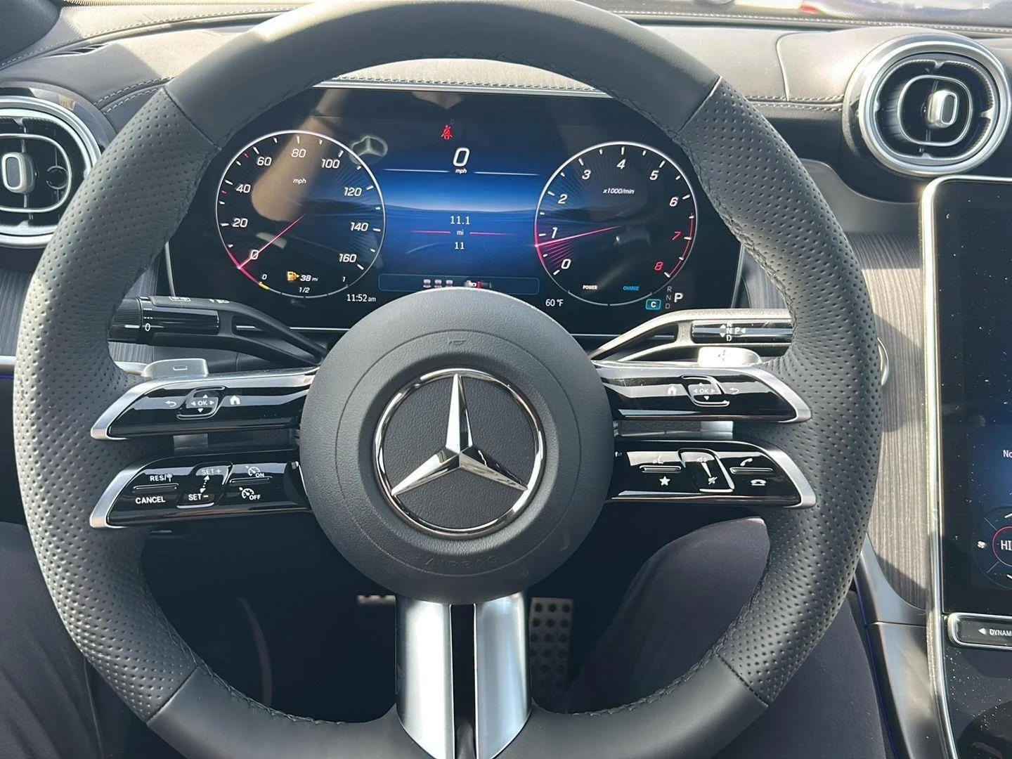 New 2026 Polar White Mercedes-Benz GLC 300 image 17