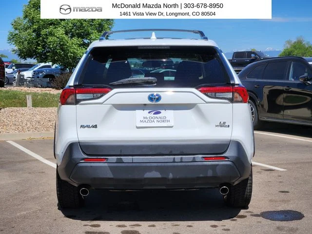 Used 2019 White Toyota LE image 12