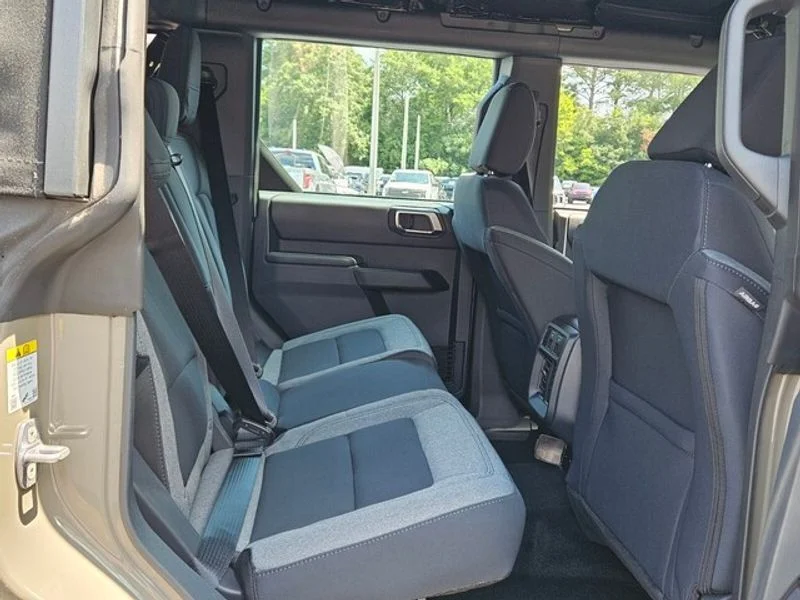 2025 Ford Bronco 4-Door Base - Photo 16