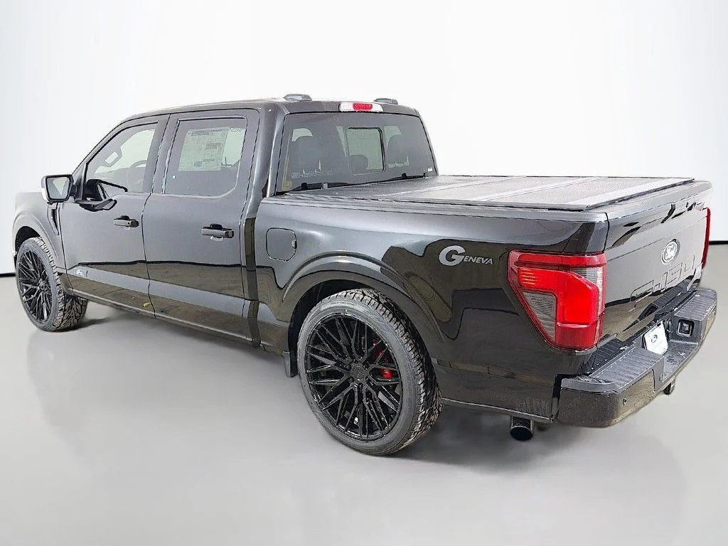 New 2025 Agate Black Metallic Ford XLT image 9