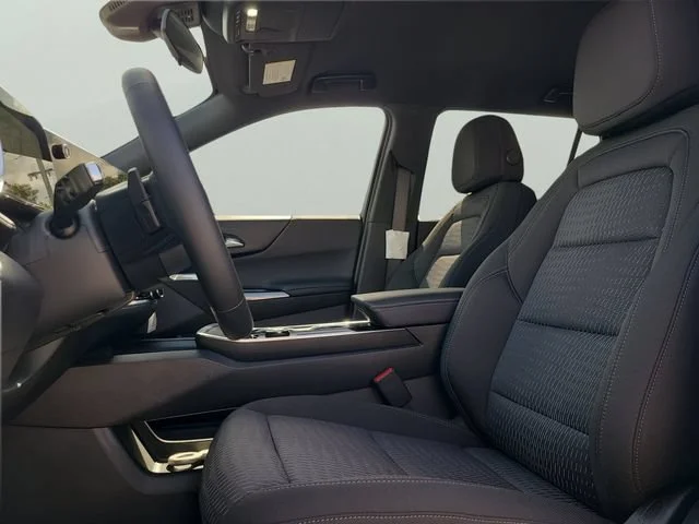 New 2027 Summit White Chevrolet LT image 22