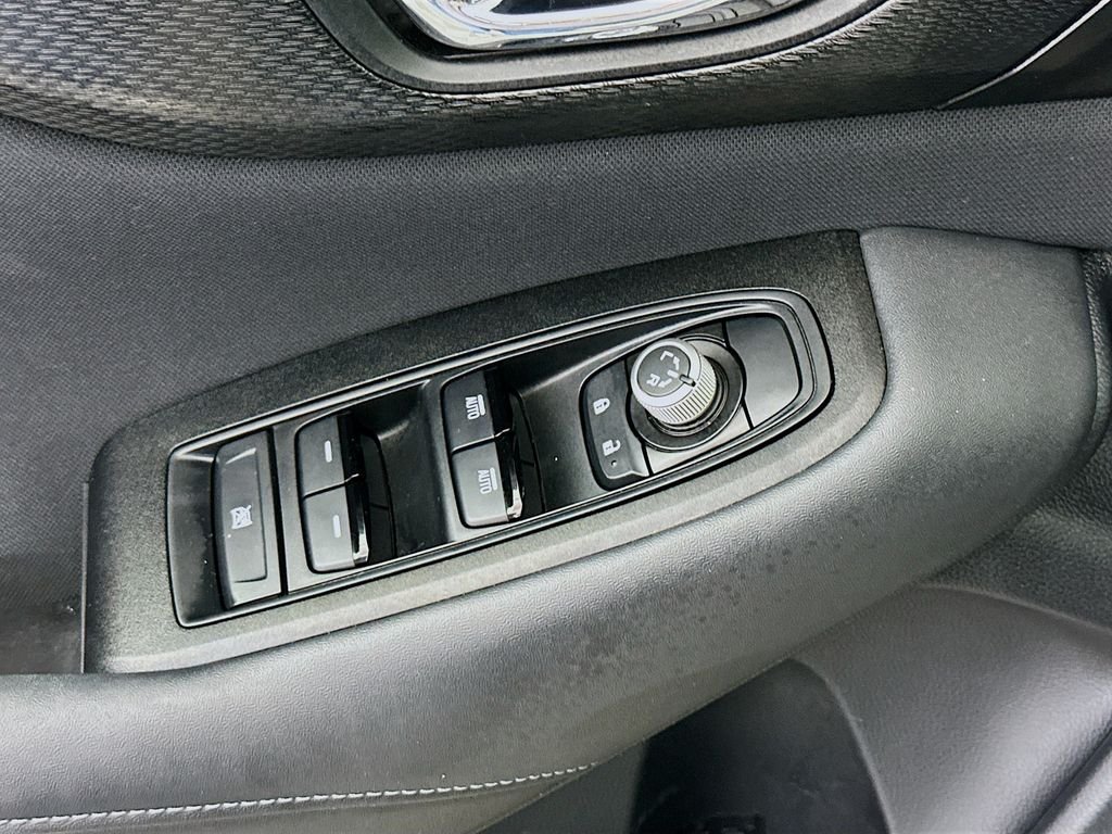 Used 2025 Autumn Green Metallic Subaru Premium image 19