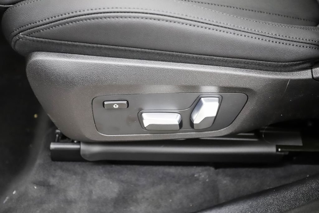 Used 2021 Alpine White BMW xDrive30i image 19