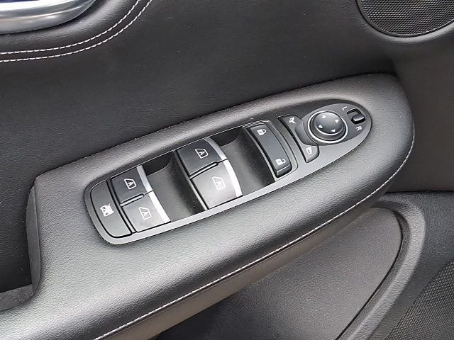 Used 2023 Gray INFINITI LUXE image 18