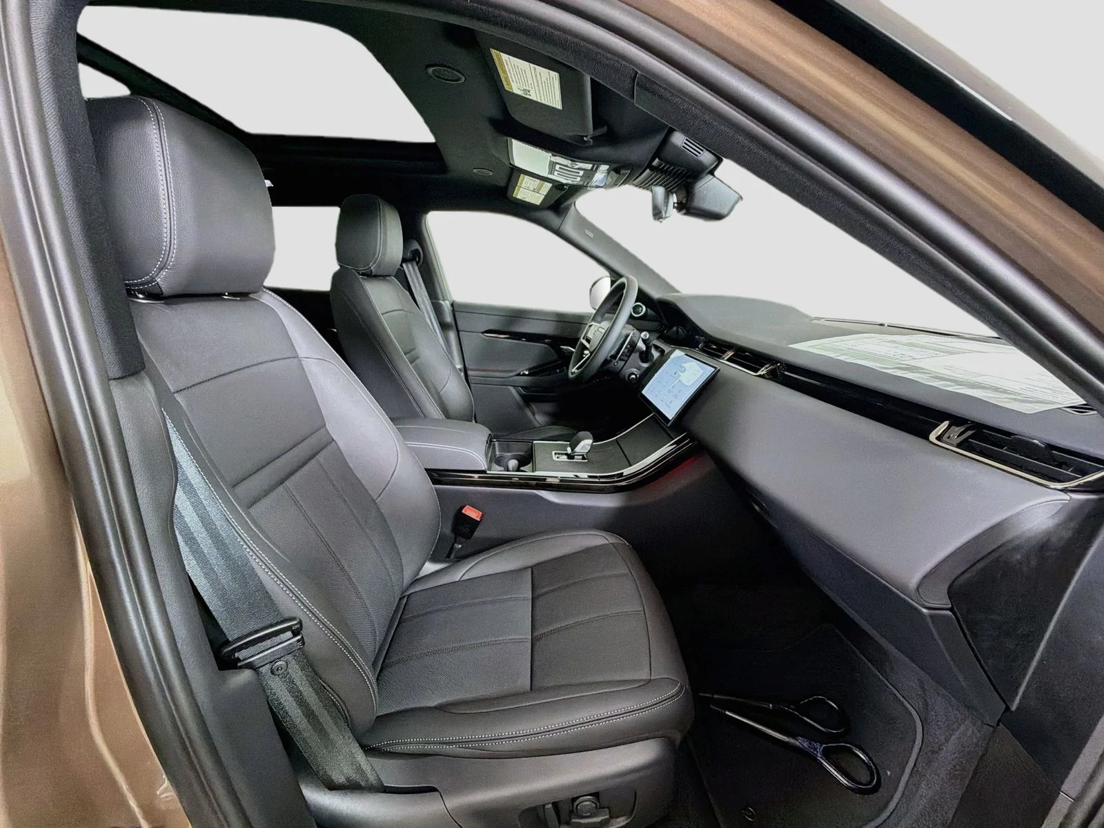 New 2026 Corinthian Bron Land Rover Hoxton Edition image 33