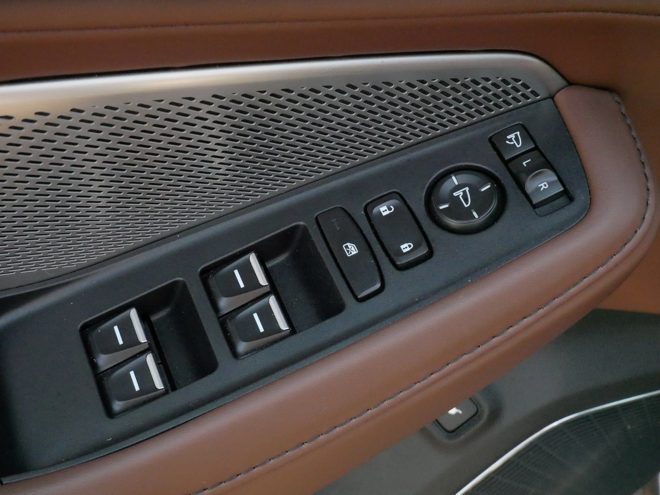 Used 2023 Liquid Carbon Metallic Acura w/Technology Package image 19