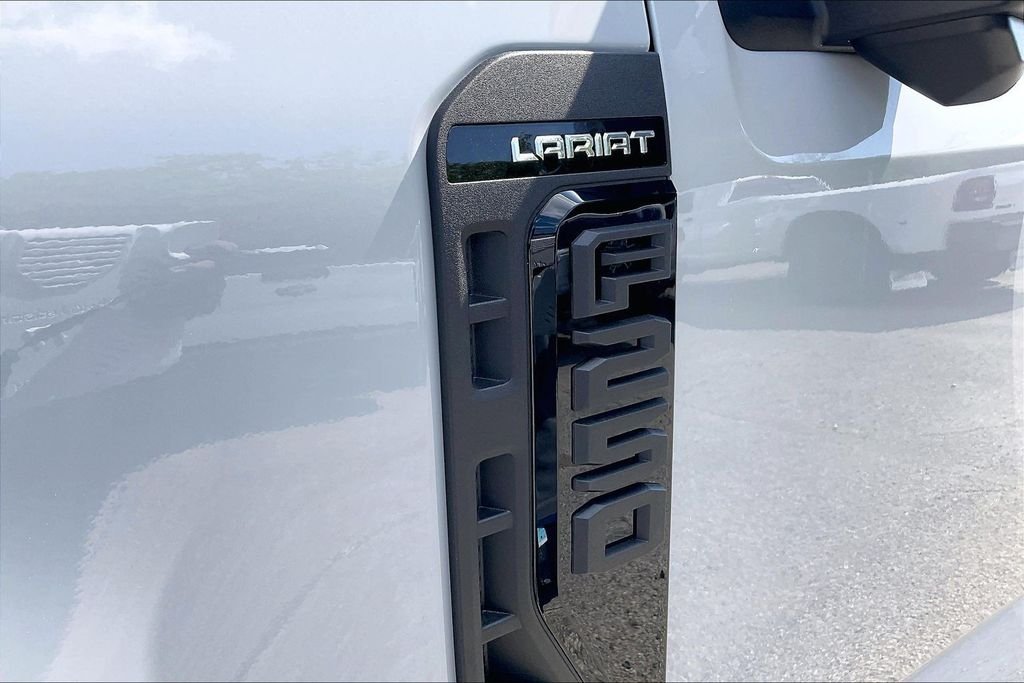New 2026 Ford Super Duty F-250 Lariat 4D Crew Cab