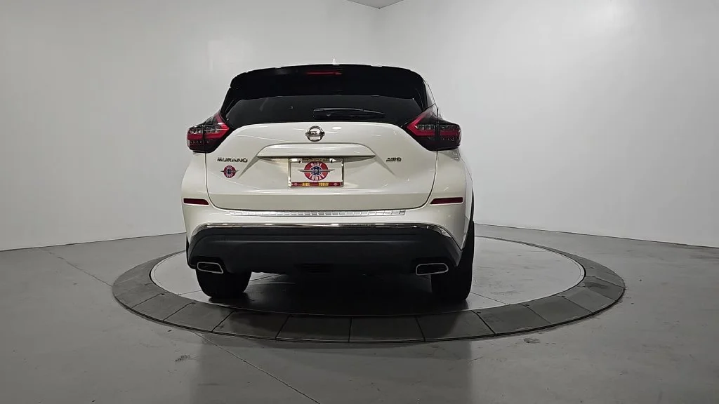 Used 2019 White Nissan S image 4