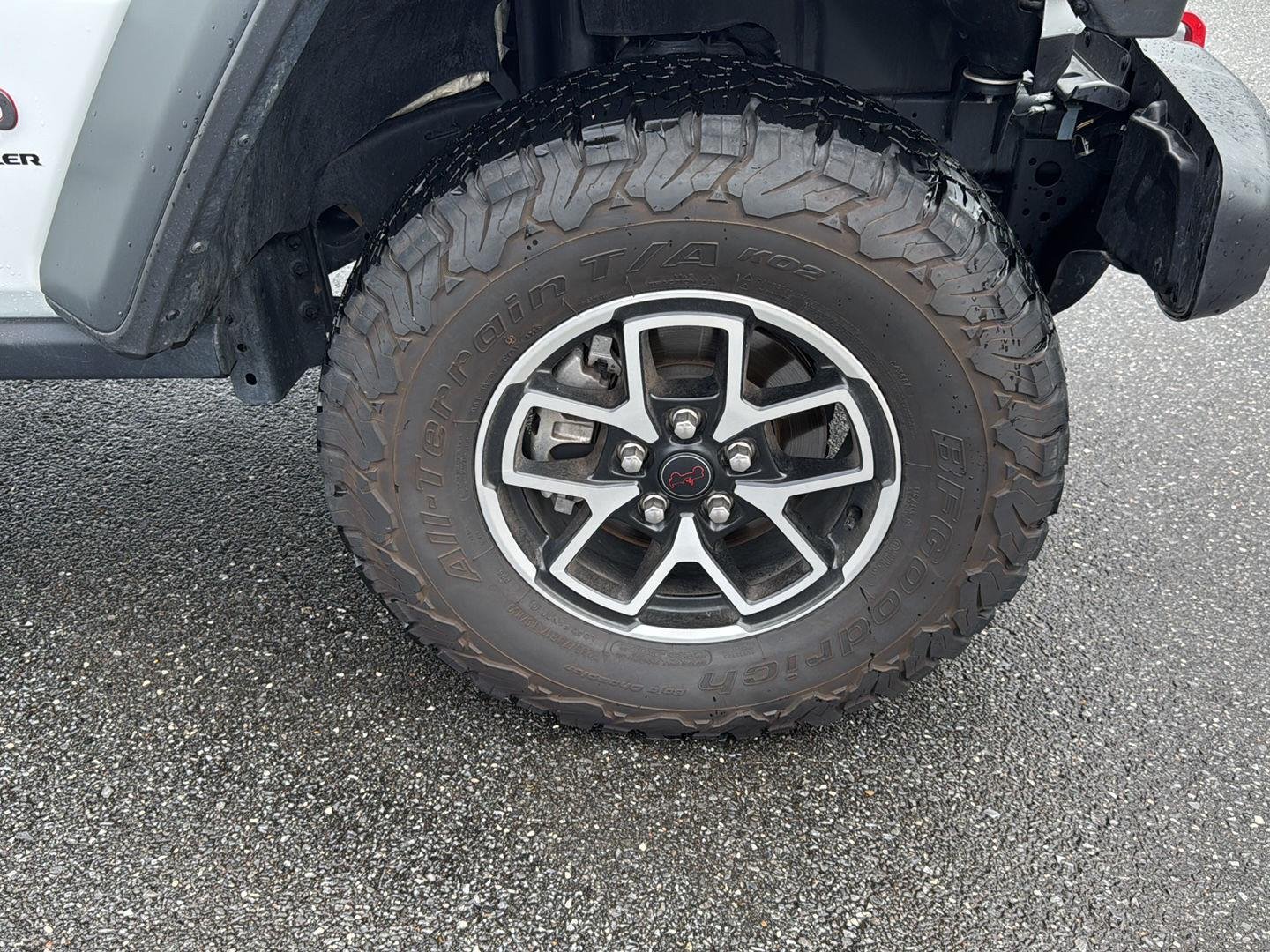 Used 2026 Bright White Clearcoat Jeep Rubicon image 19