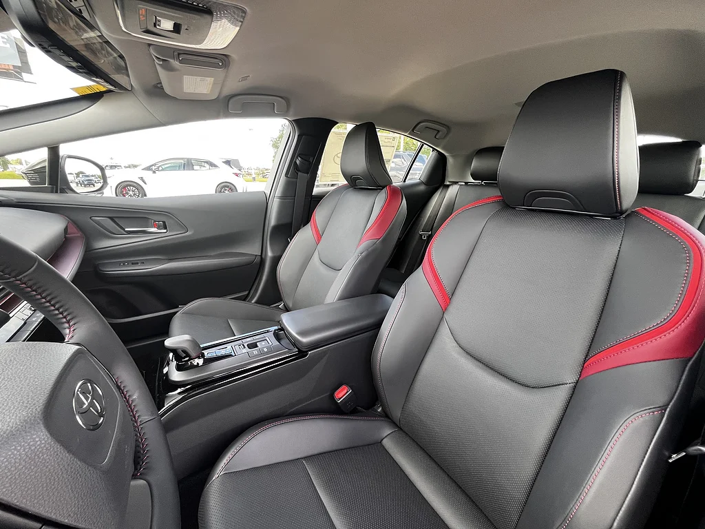 2026 Toyota Prius Plug-in Hybrid XSE Premium - Photo 8
