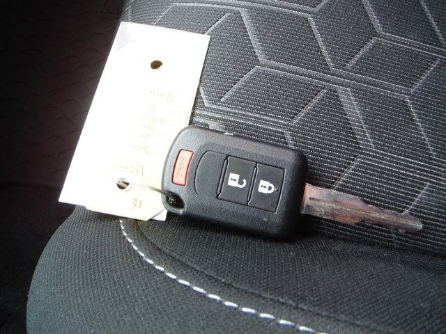 Used 2023  Mitsubishi  image 36