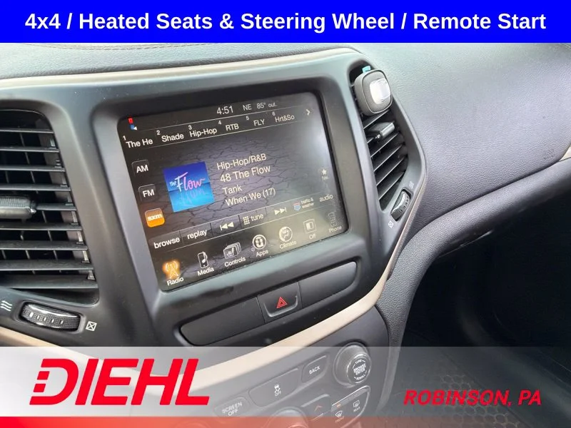 Used 2017 White Jeep Latitude image 13