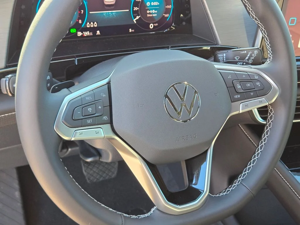 New 2026 Black Volkswagen 2.0T SE w/Technology image 11