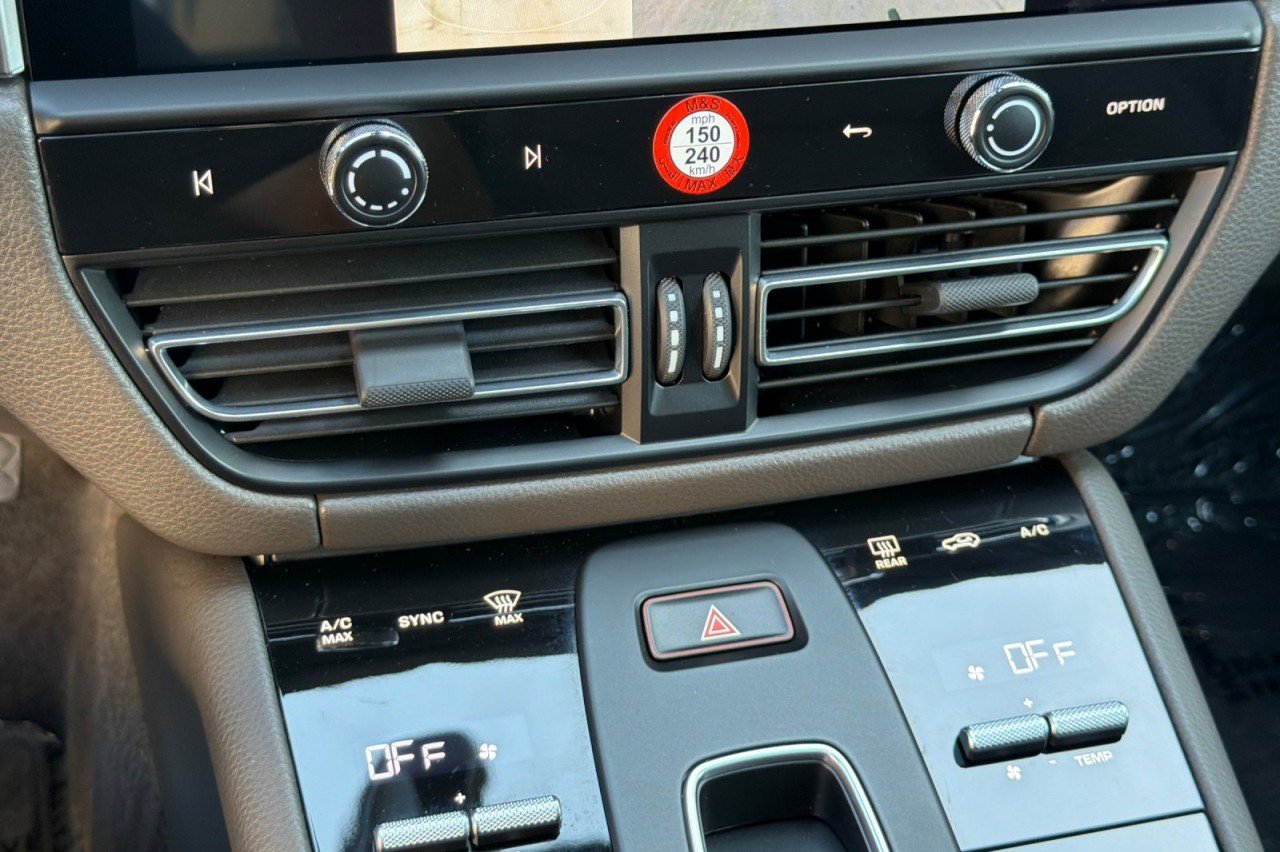 2025 Porsche Macan - Photo 20