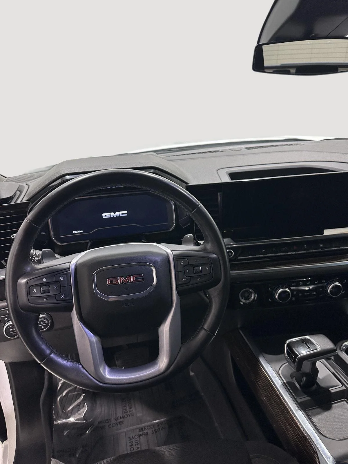 Used 2022 Summit White GMC Elevation image 9