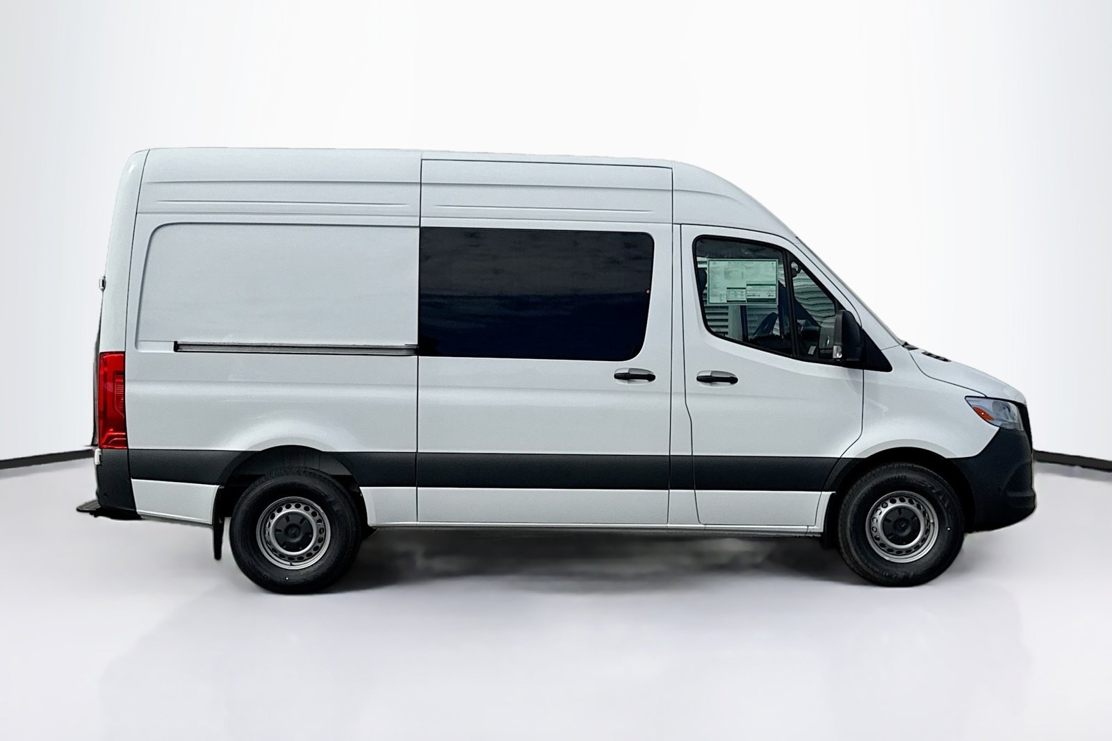 New 2026 Arctic White Mercedes-Benz  image 4