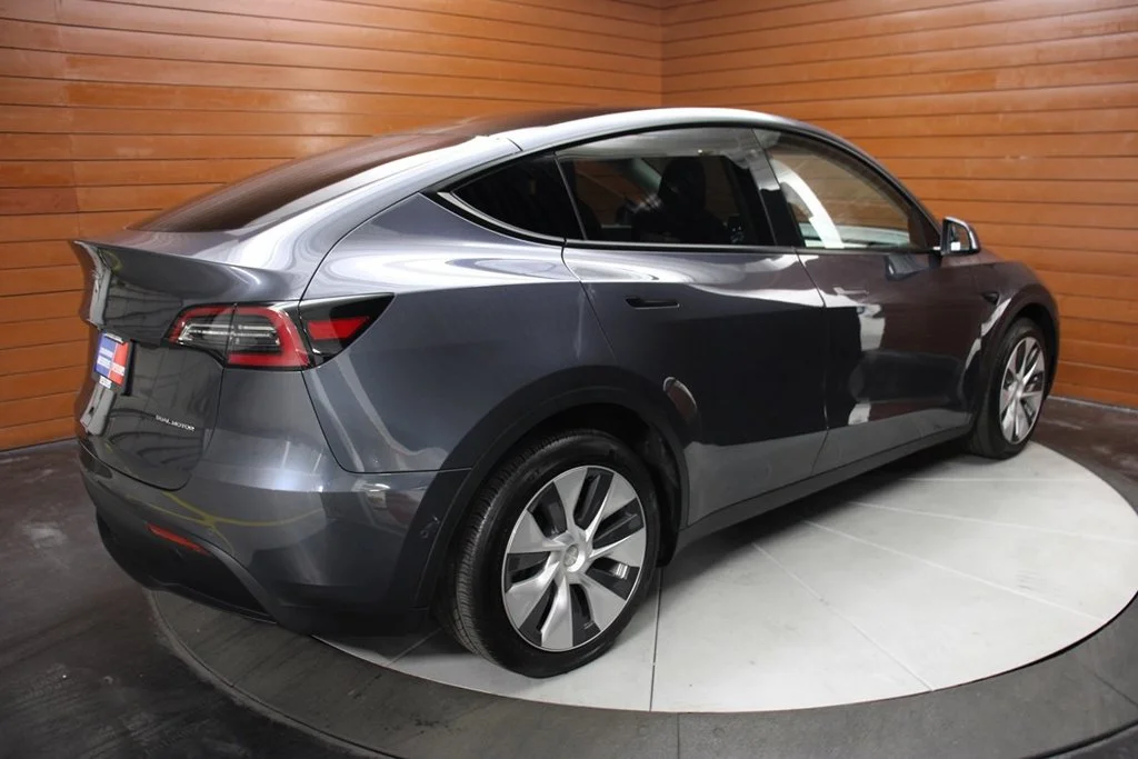 Used 2020 Solid Black Tesla Long Range image 18