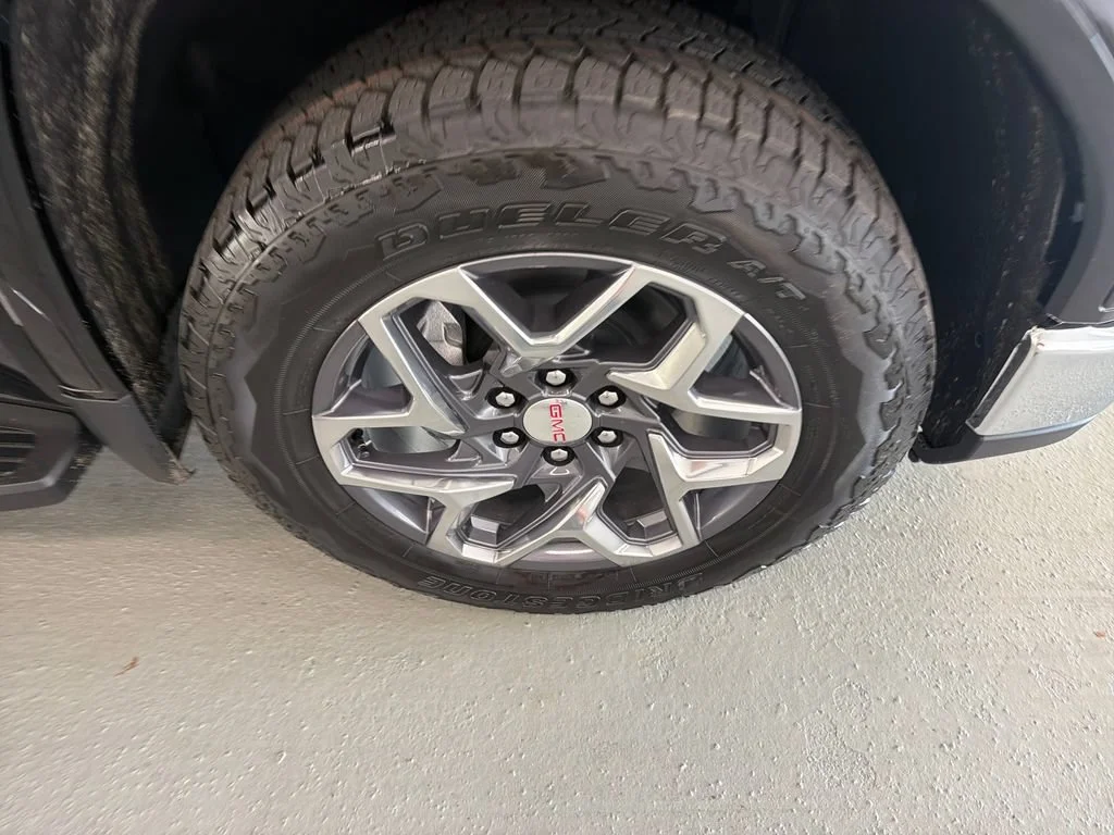 New 2026 Onyx Black GMC SLT image 4