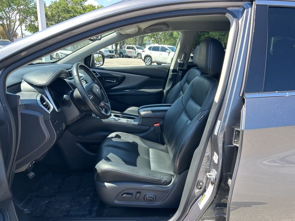 Used 2023 Gray Nissan SV image 17