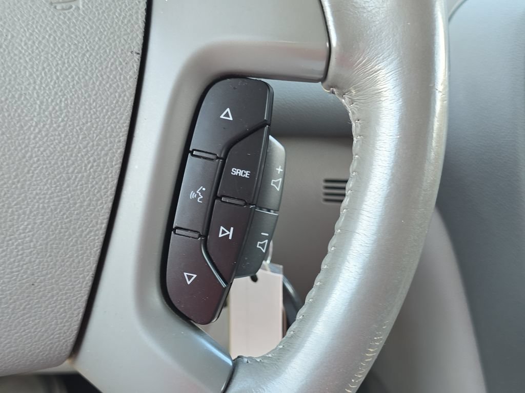 Used 2008 WHITE OPAL Buick CX image 20