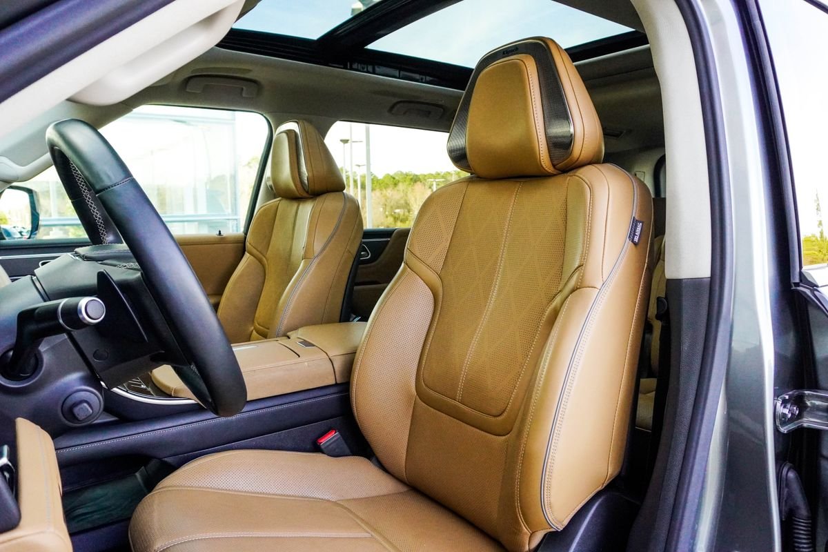Used 2025 Silver INFINITI SENSORY image 42