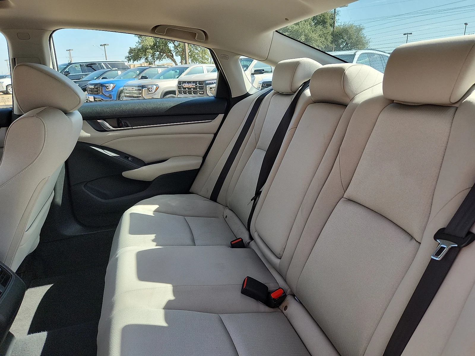 Used 2019 Platinum White Pearl Honda EX image 10