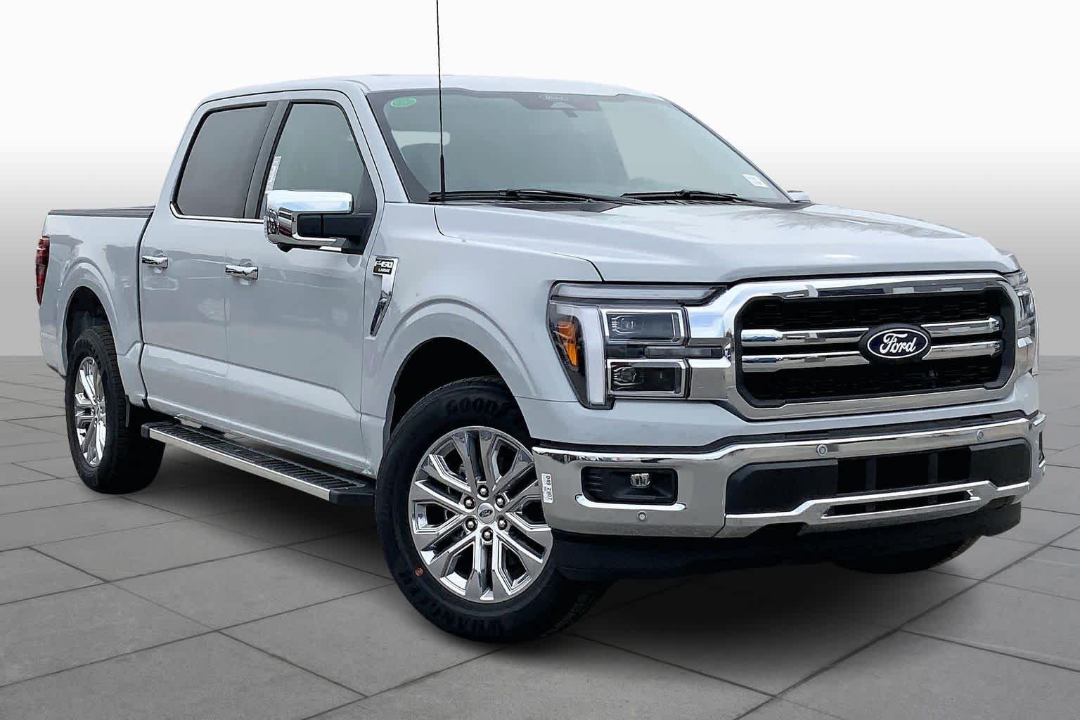 Used 2026 Avalanche Ford LARIAT image 2