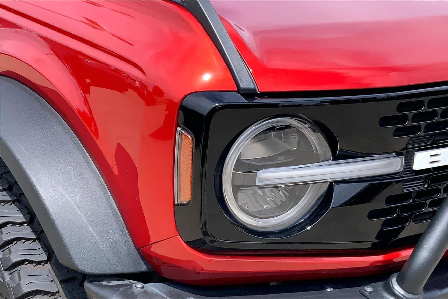 Used 2023 Hot Pepper Red Tinted Clearcoat Ford Wildtrak image 26