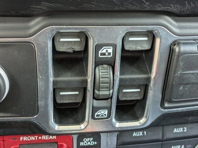 Used 2020 Hydro Blue Pearlcoat Jeep Rubicon image 29