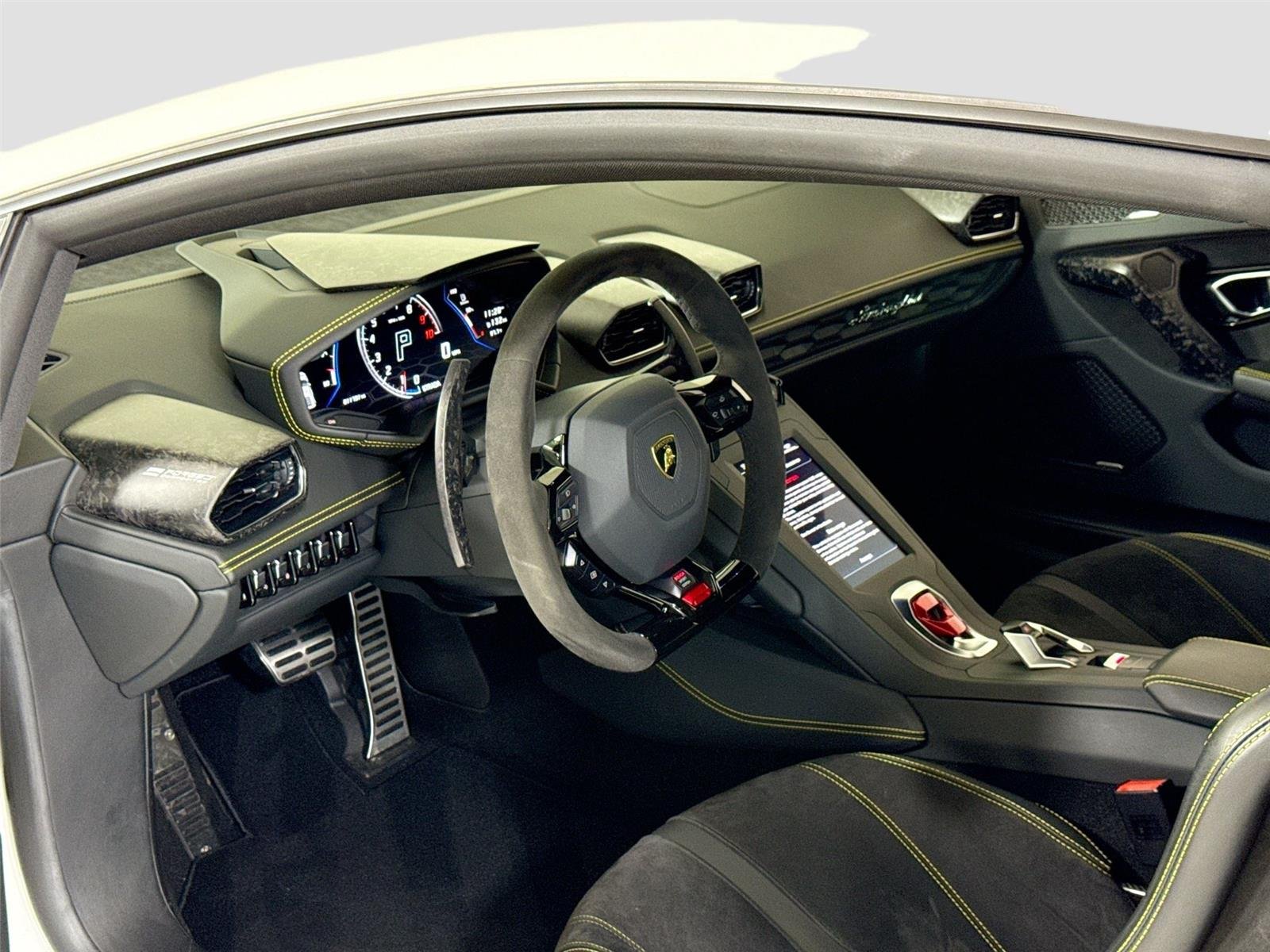 Used 2022 Bianco Canopus Lamborghini  image 15