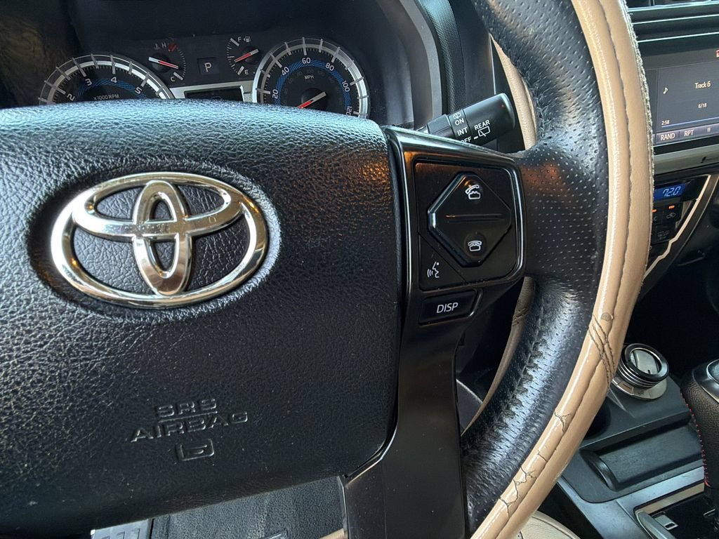 Used 2014  Toyota Limited image 20